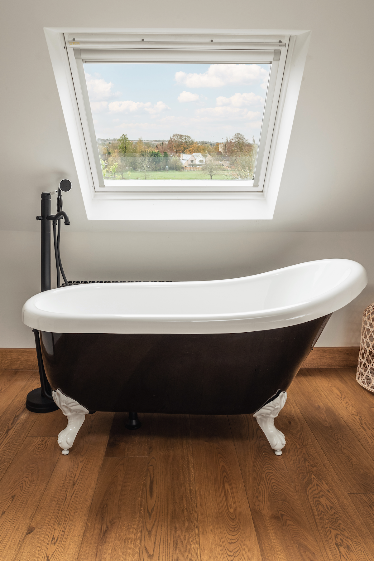 oak floors bathroom